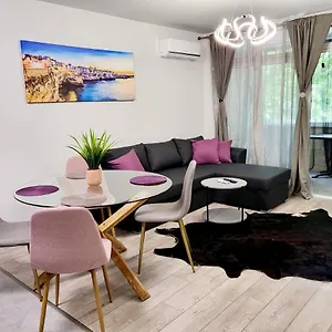 https://apartments-relax-34.goldensandshotels.net