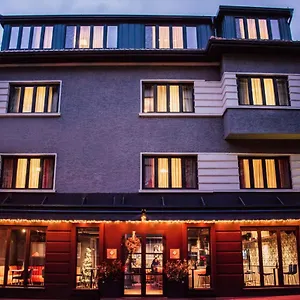 Hotel The Embassy